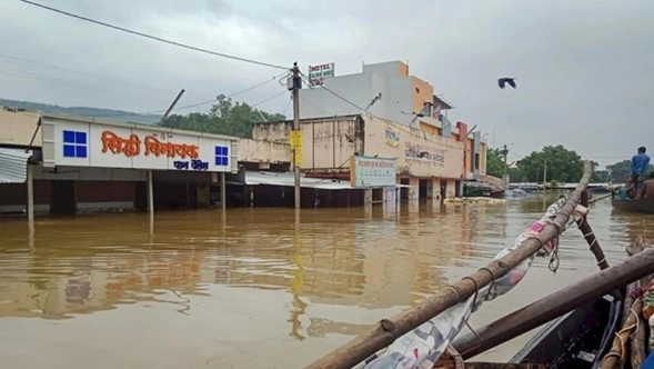 Madhya Pradesh flooded after rivers reach record highs- thousands stranded Madhya Pradesh flooded after rivers reach record highs- thousands stranded